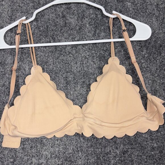 Anthropologie Scalloped Edge Bra in Nude - Picture 6 of 7